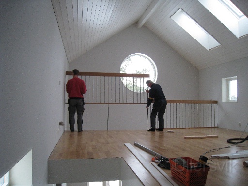 IMG_1934.JPG - Här monteras räcket på 3:e våning
