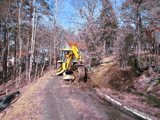 IMG_0326.JPG - Gräva av vägen igen då